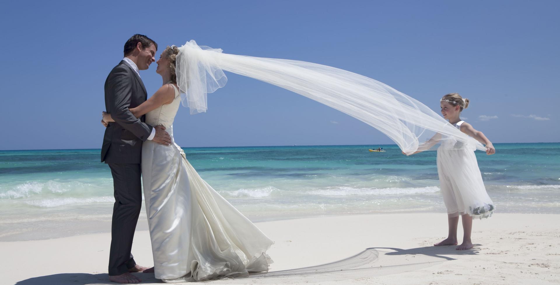 Devon & Cornwall Wedding Venues: What Makes a Great Spot for Your Photos